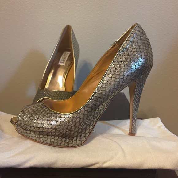 Gold scale heels - Picture 5 of 9